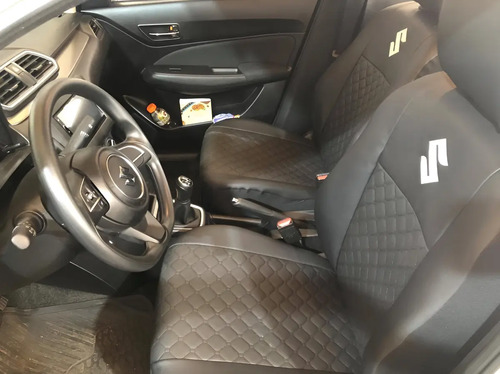 Cubreasiento Suzuki Swift Cuero Ecologico Capitoneado Alta G Negro