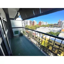 Apartamento En Alquiler De 2 Dormitorios, Frente Con Terraza Con Gastos Comunes Bajos