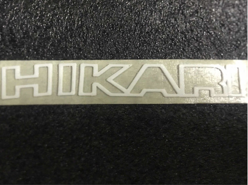 Logo Nissan Hikari Letras Cajuela Plstico  (blanco) Foto 2