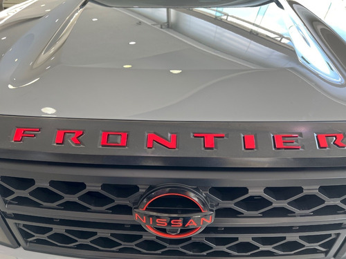 Letras Logotipo Nissan Frontier V6 2022 - 2023 Parrilla  Foto 4