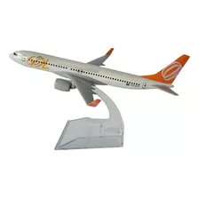 Miniatura De Avião B737 Gol Em Metal 16cm