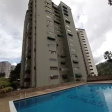 Apartamento En Venta Con Vista Panorámica En Lomas De Prados Del Este