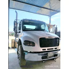 Freightliner M2 106 Minimula