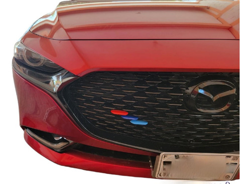 Moldura Emblema Tricolor Parrilla Mazda 3 Sedan 2019 Al 2023 Foto 3