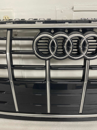 Parrilla Audi Q5 S-line 2018 - 2020 Nueva Original Foto 3