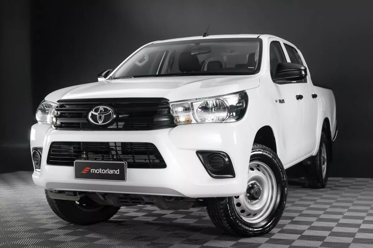 Toyota Hilux Dx 4x4 Diesel - Motorland Permuto / Financio