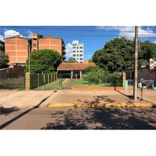 Vendo Casa Sobre Avenida, Frente Al Sambódromo: 4 Habitaciones Y 3 Baños