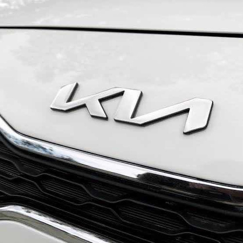 Emblema Kia 2023 (aluminio) (2 Piezas) (2 Emblemas) Foto 4