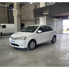 Impecable Toyota Etios Xls 1.5 M/t Año 2015 Con 181.000 Km