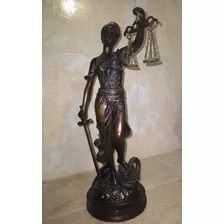 Estatua De La Justicia Realizada En Bronce Petit Francais 