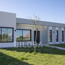 Casa Con Lote Laguna- Barrio San Sebastian - Pilar -escobar - Zon Norte - Dueño Directo Sin Comisiones . 