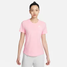 Camiseta Nike Sportswear Club Essentials Feminina