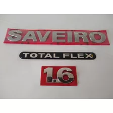 Kit Emblema Letreiro Saveiro 1.6 Cromado + Adesivo Totalflex