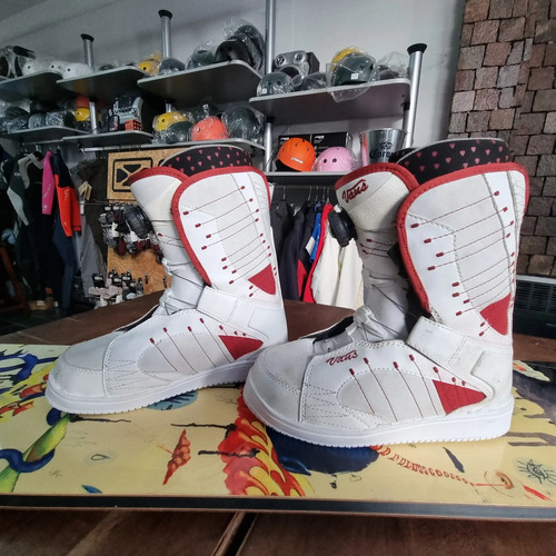 Bota Snowboard Usada 36 Europeo O 6 Americano Vans Nieve Usa Blanco Y Rojo