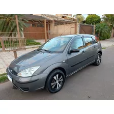 Vendo Ford Focus 1.6 Flex Hatch, Ano 2009