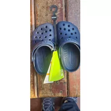  Crocs Kid