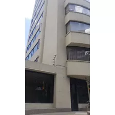 Arriendo Local Comercial, En Sector Estratégico Calle Diego De Almagro, Entre Whimper Y Alpallana, Edificio Carlos V