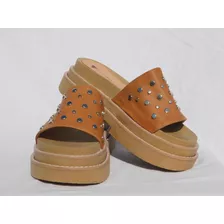 Sandalias Tachas Camel