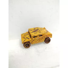 Carrinho Amarelo Camuflado Hot Wheels 7cm