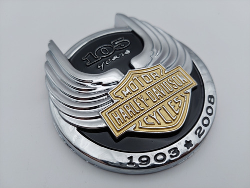 Emblema Harley Davidson 105 Aniversario Cromado Foto 2