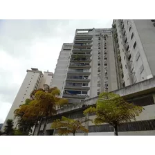 Apartamento En Venta, Lomas De Prados Del Este #23-1883