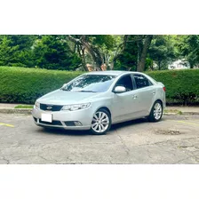 Kia Cerato Forte 2010 At - 1.6cc - Centro De Entretenimiento