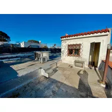 Venta De Casa De 3 Dormitorios, Patio Y Azotea