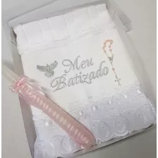 Kit Toalha Meu Batizado Bebê Batismo Bordado C/ Vela E Terço