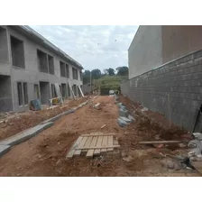 Casa Com 2 Dormitorio, Linda Casa