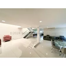 Marydoll Mogollon Vende Imponente Casa En Exclusivo Conjunto Residencial La Segoviana, Zona Este Barquisimeto-lara