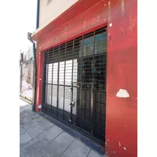 Local Comercial En Excelente Ubicacion Sobre Amenedo Y Avenida Espora - Adrogue