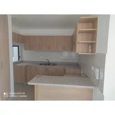  Apartamento En La Urb Jardines Del Sur Con Patio 