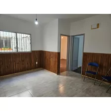 Amplio, Zona Con Servicios. Con Patio Exclusivo, Bajos Gastos Comunes. 