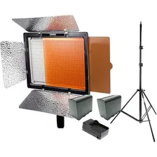 Iluminador Led Yongnuo Yn900 + Fonte De Alimentação + Trip Cor Da Estrutura Preto Cor Da Luz Branco-quente 110v/220v