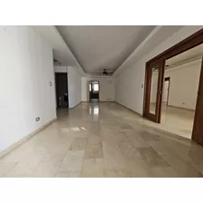 Alquiler De Apartamento De 3 Habitaciones Más Estudio En Santo Domingo