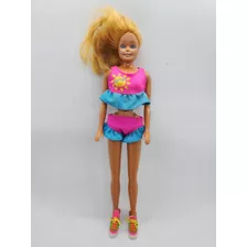 Barbie All American 90s Con Zapatillas Rebook (con Detalles)