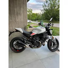 Ducati Monster 797