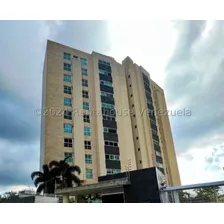 Apartamento En Alquiler En Excelente Ubicación En Urb. Las Mesetas De Santa Rosa De Lima #24-23311 Wendy Hoyer