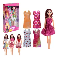 Boneca Amy Infantil Com 5 Vestidos Lindos Estampas Variadas