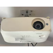 Proyector Panasonic Pt-vz575nu + Soporte. 4.800lum