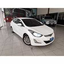 Hyundai Elantra Automático