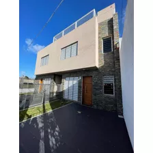 Casa En Venta Tipo Duplextres Dormitorios, Garaje Parrillero