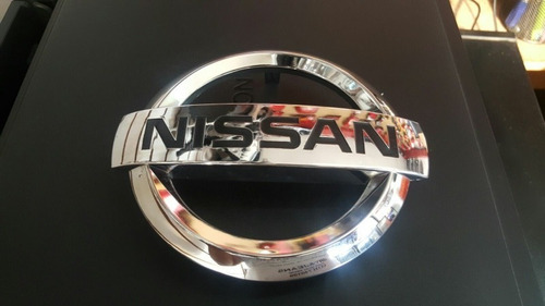Emblema Parrilla Nissan Tiida Original Foto 2