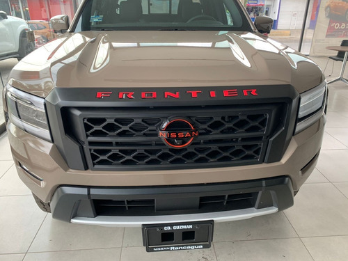 Letras Logotipo Nissan Frontier V6 2022 - 2023 Parrilla  Foto 3