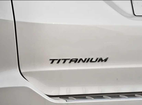Emblema Titanium Ford Foto 7