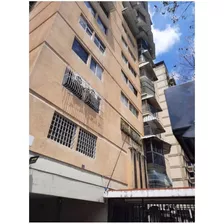 Hermoso Apartamento Moderno San Bernardino, Cerca Del C.c. Galerías Ávila Y El Sambil De La Candelaria - Solo Cliente Directo. R.o