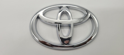 Foto de Toyota Hilux 4x4 Emblema Persiana 10.5