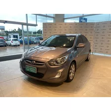 Hyundai Accent 1.4 Full - 2013 