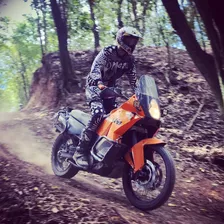 Ktm Adventure 990 + Akrapovik + 3 Valijas Sw-motech + Otros