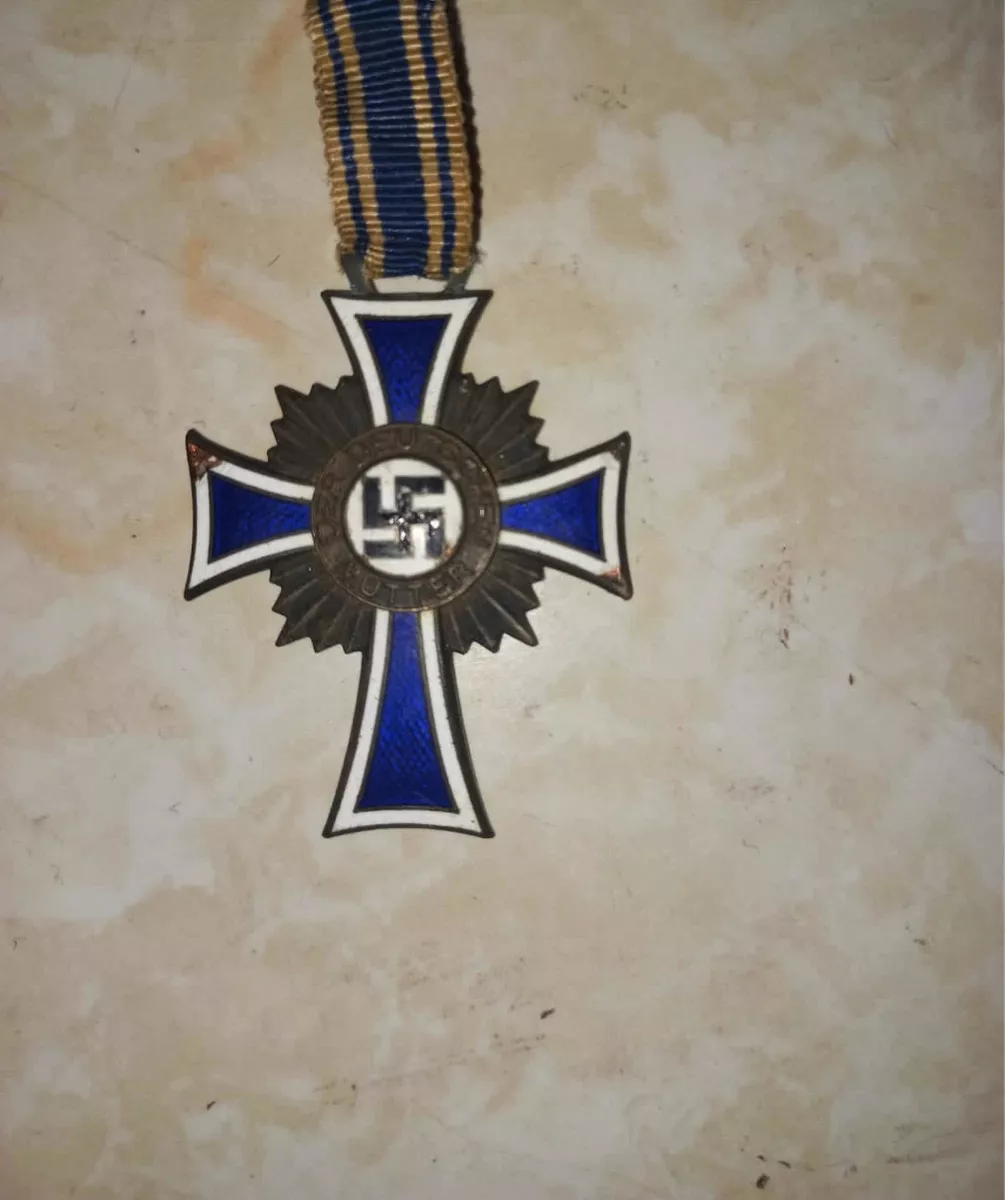 Medalla De Honor A La Madre Alemana